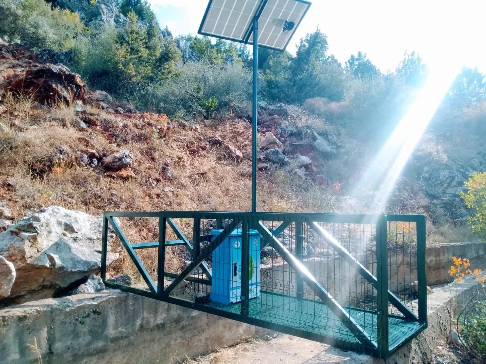 Dere yatağı üzerinde seviye gözlem istasyonu